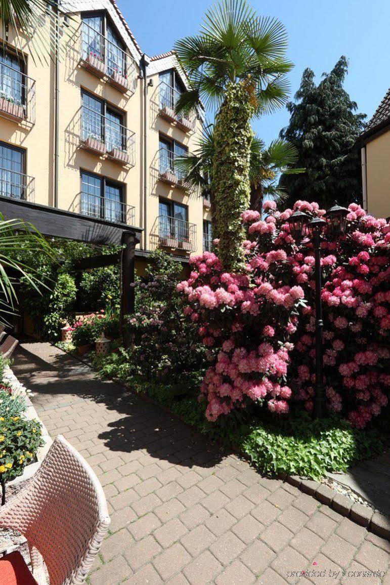 Hotel Und Restaurant Bommersheim Eschborn Exterior photo