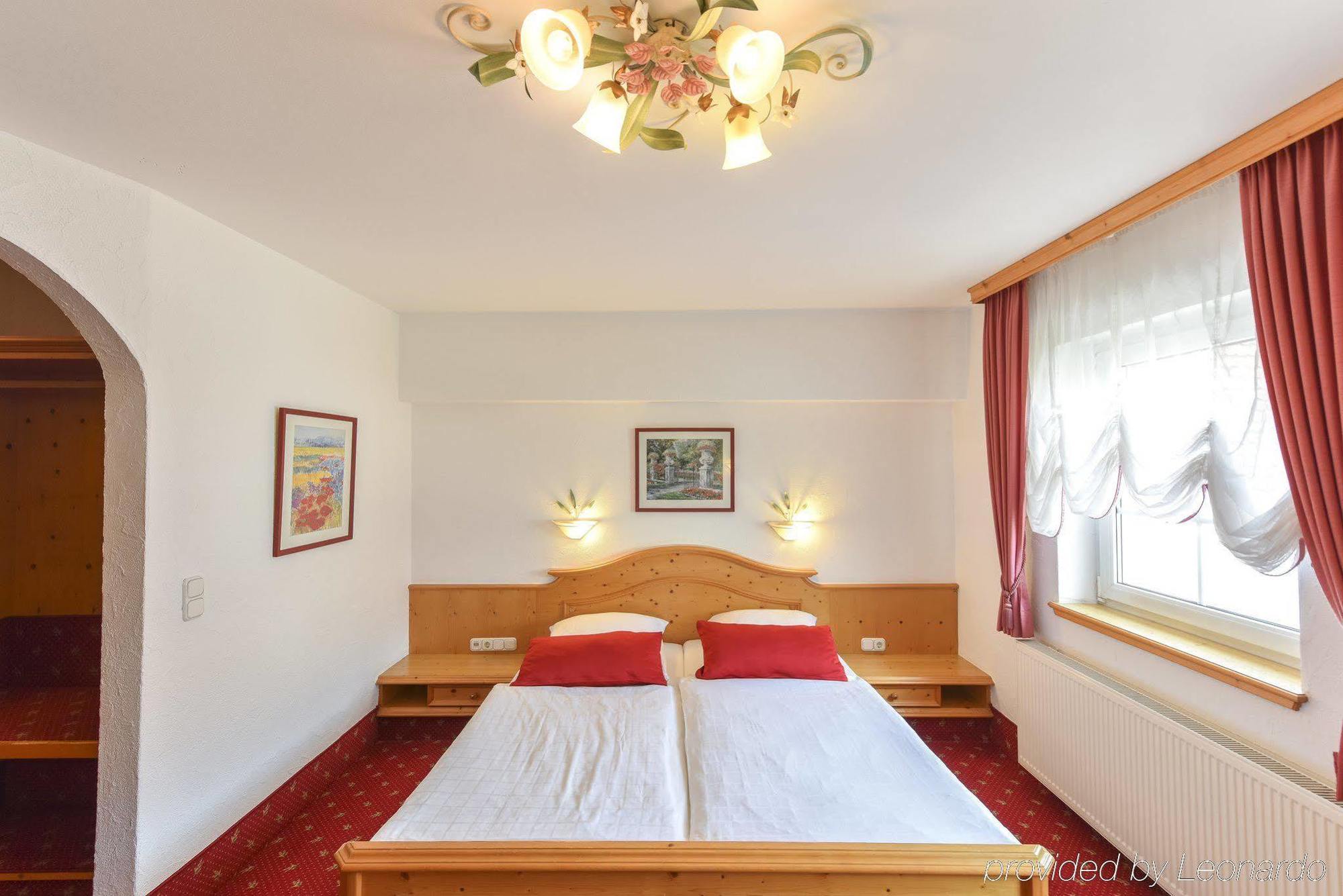 Hotel Und Restaurant Bommersheim Eschborn Exterior photo